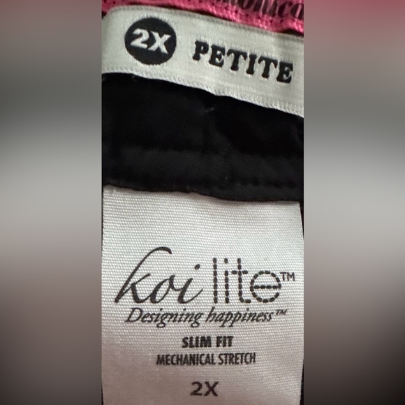 Koi lite Slim Fit Mechanical Stretch Black Women Scrub Pants with Logo - Picture 3 of 3